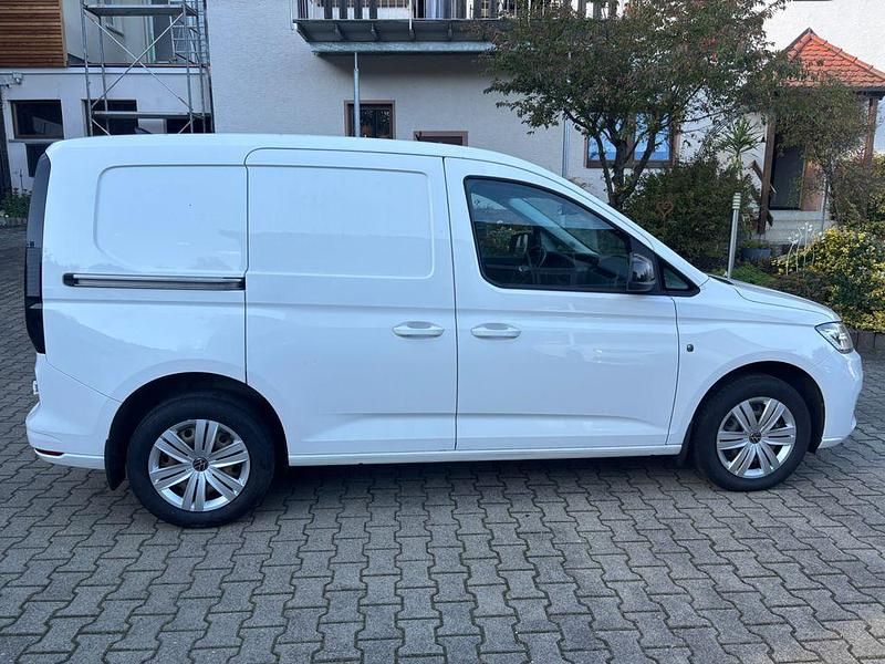 Gebraucht VW Caddy 122 PS (89 kW) 2021 Candyweiß Van / Kleinbus