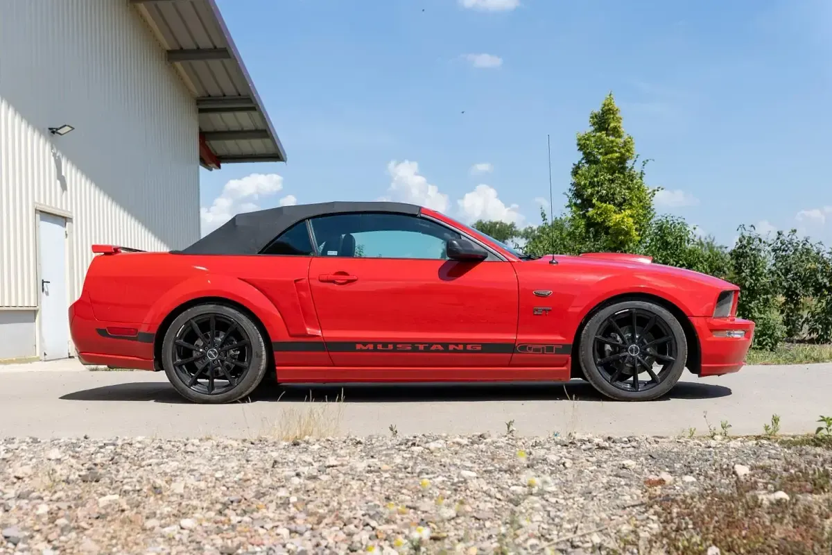 Gebraucht Ford Mustang GT 305 PS (224 kW) 2007 Rot Cabrio