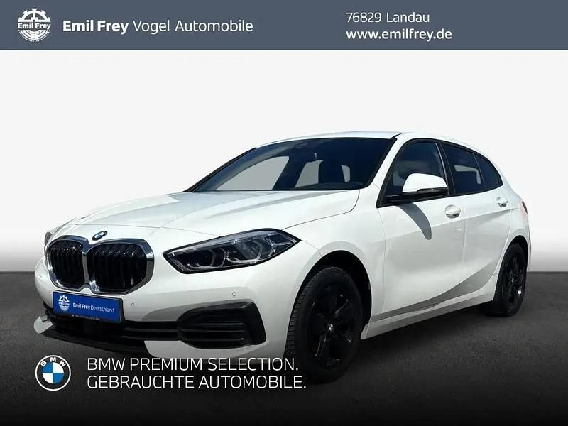 Weiß Gebraucht 2021 BMW 118 Advantage Kleinwagen | 21.990 € (Etwas zu teuer) - Bild 1/3