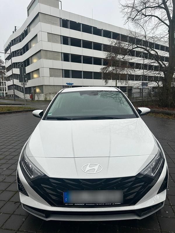 Gebraucht Hyundai i20 100 PS (73 kW) 2025 Weiß Kleinwagen