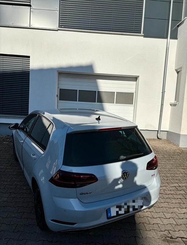 Gebraucht VW Golf VII 116 PS (85 kW) 2017 Weiß Kleinwagen