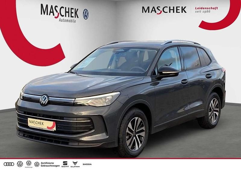 Neu VW Tiguan 150 PS (110 kW) 2025 Delfingrau metallic SUV