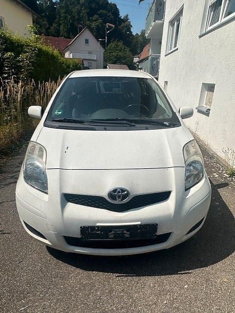 Weiß Gebraucht 2009 Toyota Yaris Sol Kleinwagen | 2.200 € (Guter Preis) - Bild 1/4