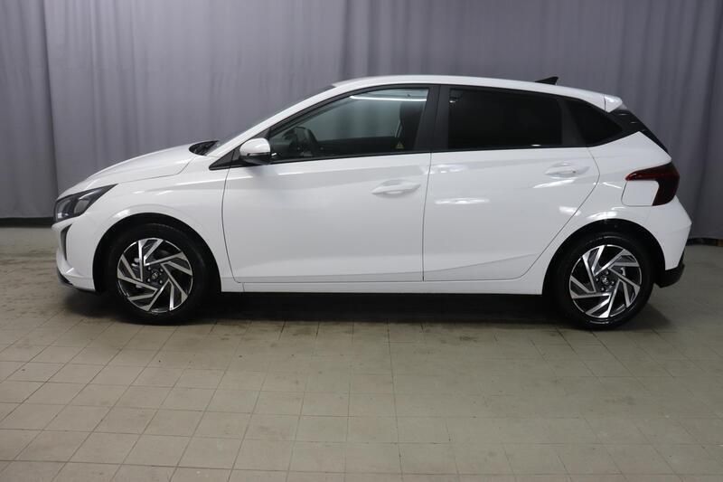 Gebraucht Hyundai i20 101 PS (74 kW) 2023 Atlas white Kleinwagen