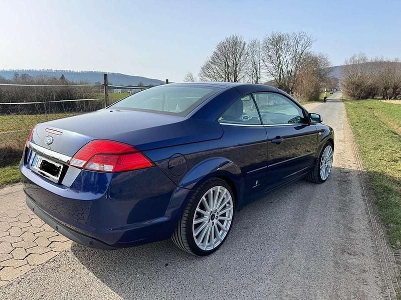 Gebraucht Ford Focus Cabriolet Titanium 145 PS (106 kW) 2007 Blau Cabrio