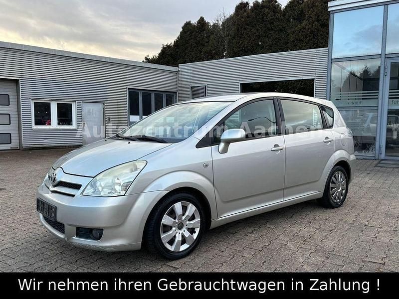 Silber Gebraucht 2006 Toyota Corolla Verso Van / Kleinbus | 3.990 € (Fairer Preis) - Bild 1/4