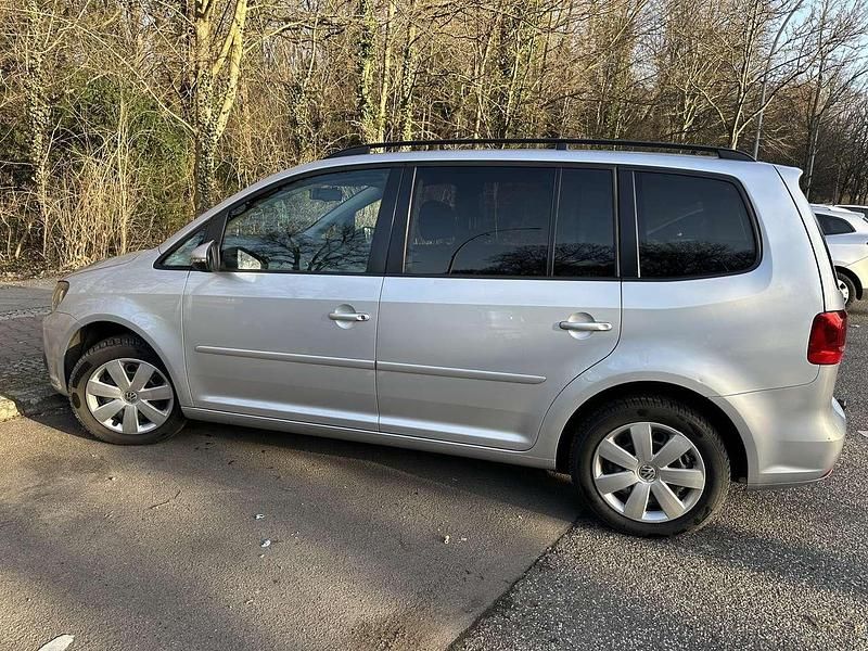 Gebraucht VW Touran 150 PS (110 kW) 2012 Silber Van / Kleinbus