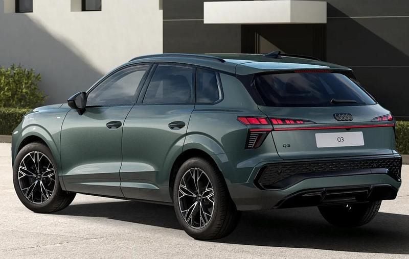 Neu Audi Q3 Ambiente 150 PS (110 kW) 2025 Salbeigrün metallic SUV