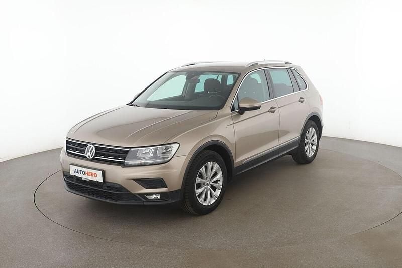 Beige Gebraucht 2018 VW Tiguan Comfortline SUV | 19.890 € (Guter Preis) - Bild 1/3