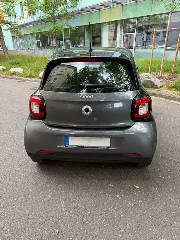 Gebraucht Smart ForFour Passion 90 PS (66 kW) 2016 Grau Kleinwagen