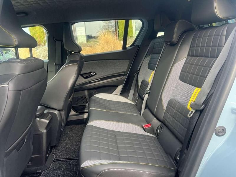 Gebraucht Renault 4 E-Tech Iconic 110 kW (150 PS) 2025 Kumulusblau mit schwarzem dac SUV