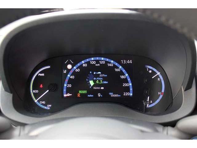 Gebraucht Toyota Yaris Hybrid Team 116 PS (85 kW) 2022 Super white 2 SUV