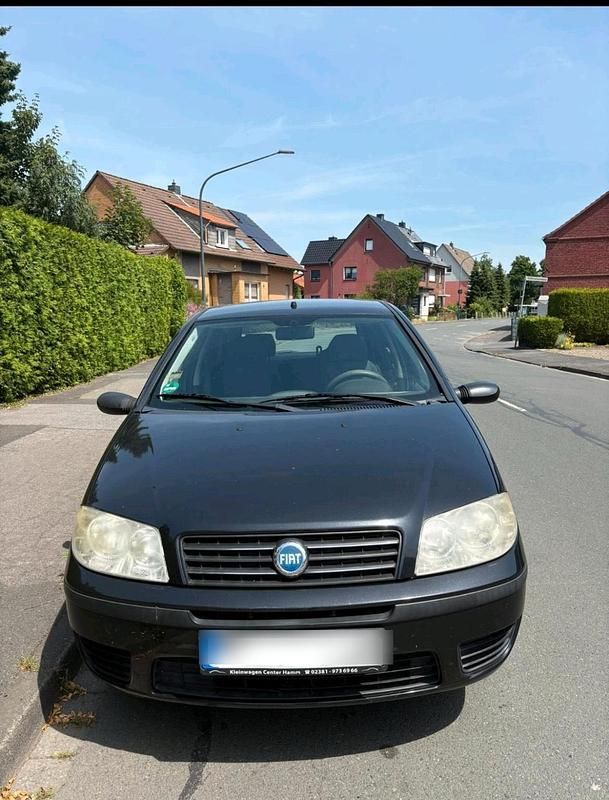 Grün Gebraucht 2005 Fiat Punto Kleinwagen | 850 € (Fairer Preis) - Bild 1/4