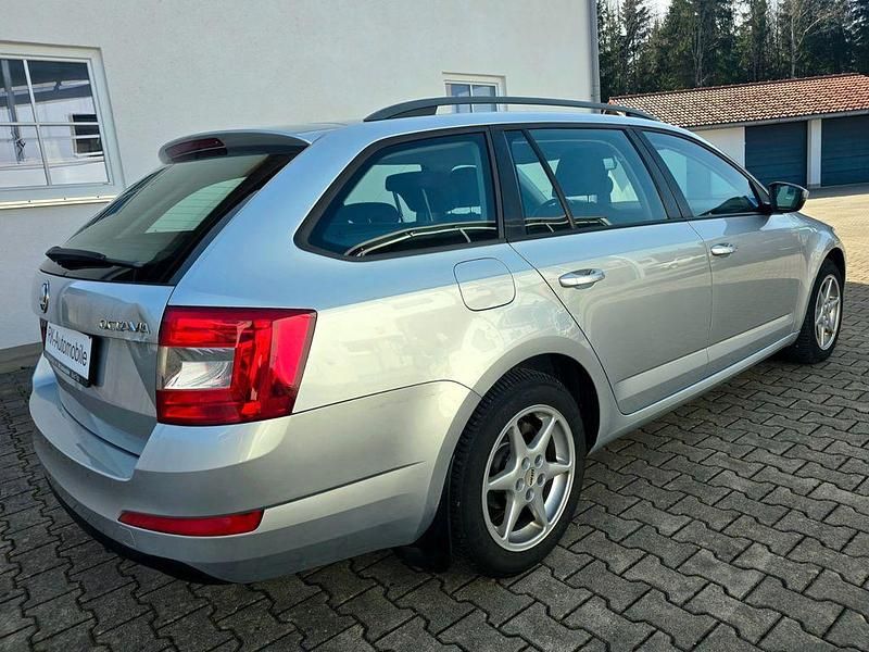 Gebraucht Skoda Octavia Elegance 105 PS (77 kW) 2014 Silber Kleinwagen