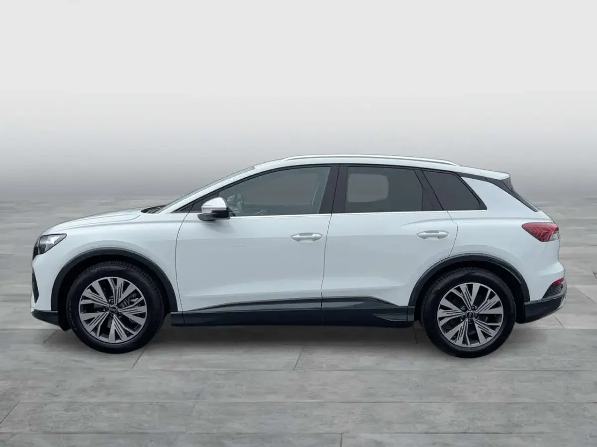 Gebraucht Audi Q4 e-tron Ambiente 210 kW (286 PS) 2025 Gletscherweiß metallic SUV