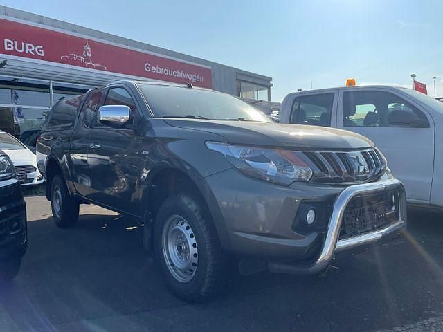 Grün Gebraucht 2019 Mitsubishi L200 Abholung | 26.900 € (Fairer Preis) - Bild 1/4