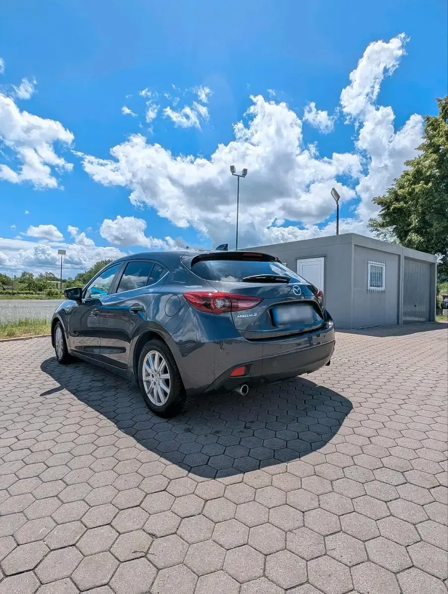 Gebraucht Mazda 3 Inclusive 150 PS (110 kW) 2015 Grau Limousine