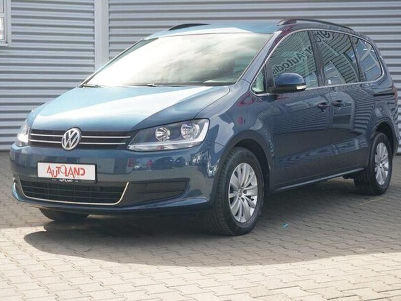 Gebraucht VW Sharan Comfortline 150 PS (110 kW) 2017 Blau Van / Kleinbus