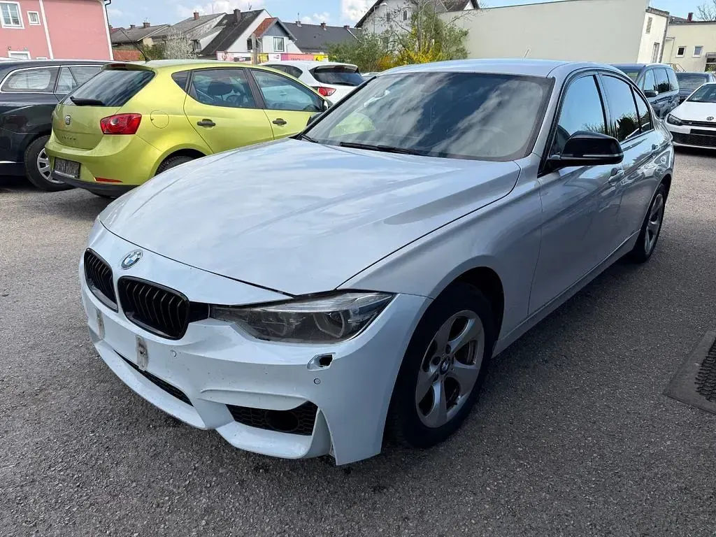 Gebraucht BMW 318 M Sport 150 PS (110 kW) 2017 Weiß Limousine