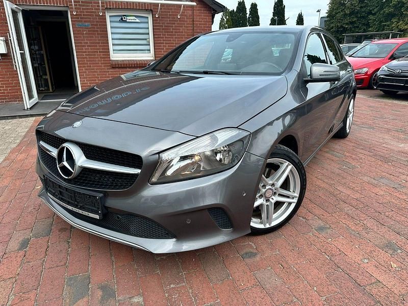 Gebraucht Mercedes A200 136 PS (100 kW) 2016 Grau Kleinwagen