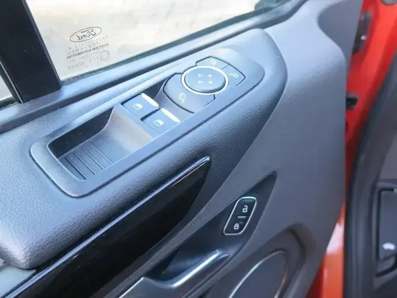 Gebraucht Ford Transit Custom 149 PS (109 kW) 2024 Orange Limousine
