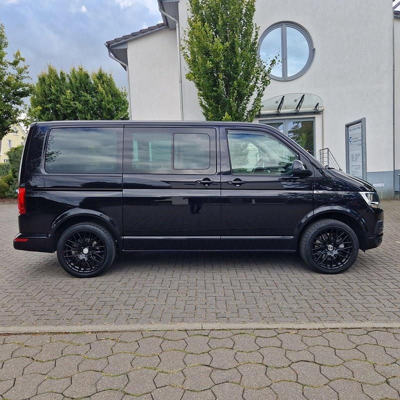 Gebraucht VW Multivan Comfortline 150 PS (110 kW) 2019 Schwarz Van