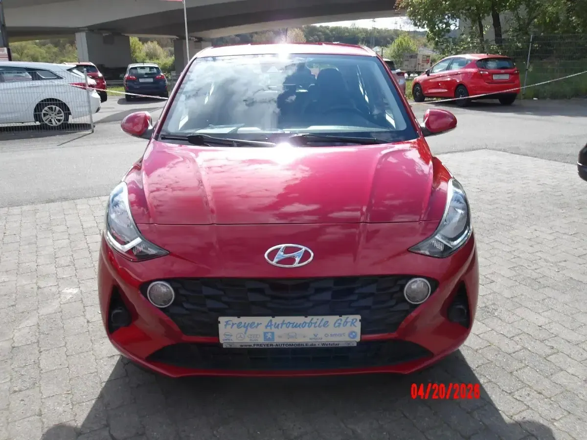Gebraucht Hyundai i10 67 PS (49 kW) 2022 Rot Kleinwagen