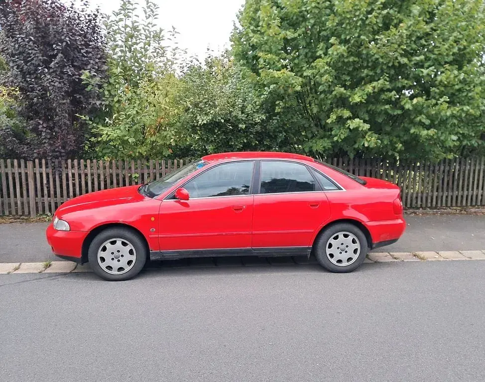 Gebraucht Audi A4 150 PS (110 kW) 1997 Rot Limousine