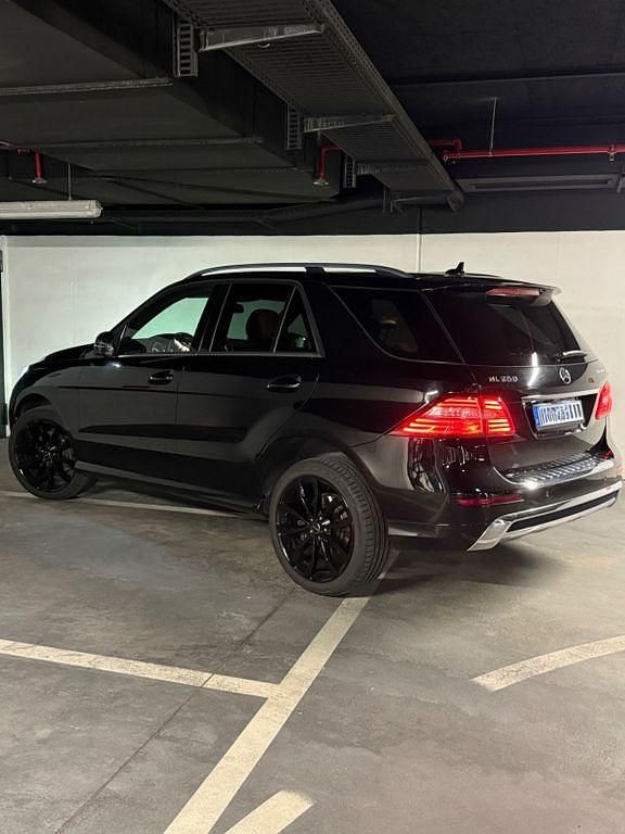 Gebraucht Mercedes ML250 204 PS (150 kW) 2014 Schwarz SUV