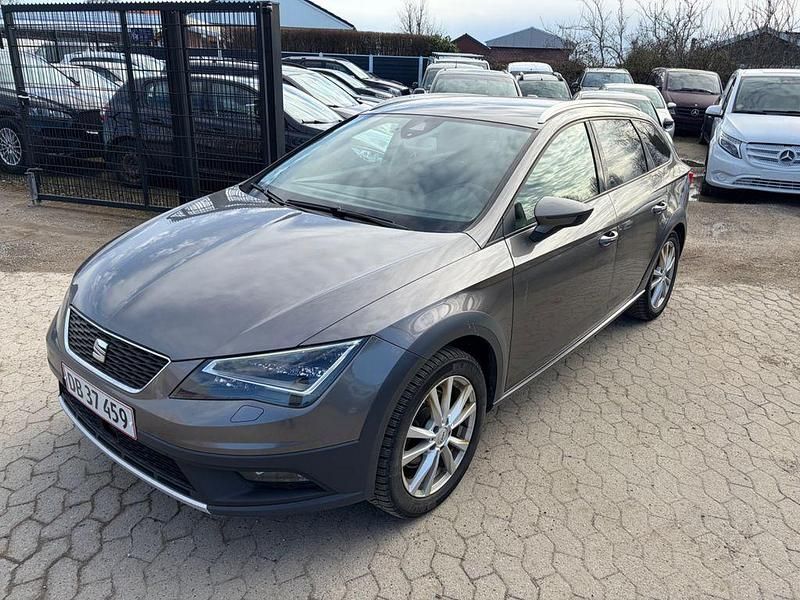 Gebraucht Seat Leon 4Drive 184 PS (135 kW) 2014 Grau Limousine