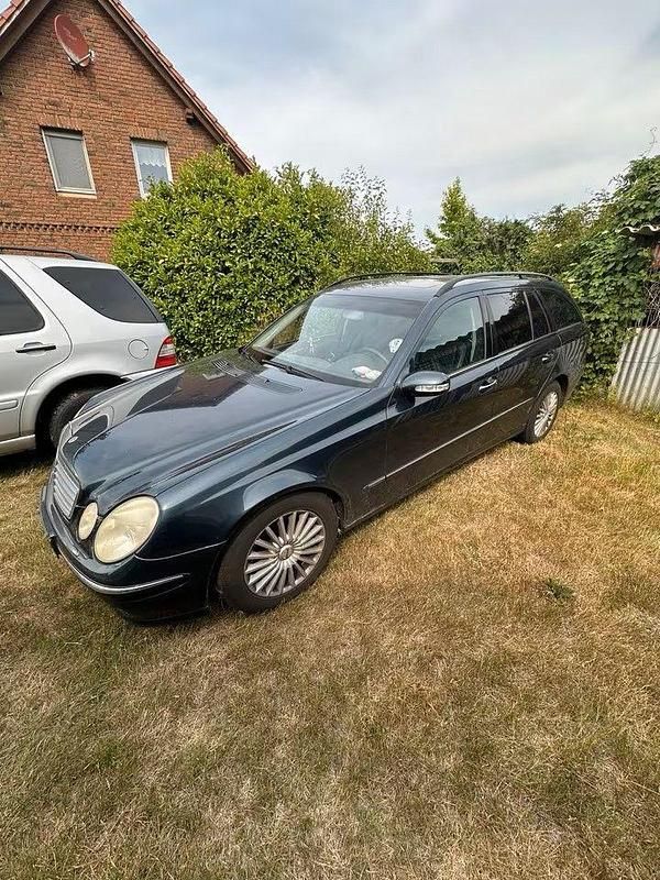 Gebraucht Mercedes E270 Avantgarde 177 PS (130 kW) 2003 Schwarz Kombi