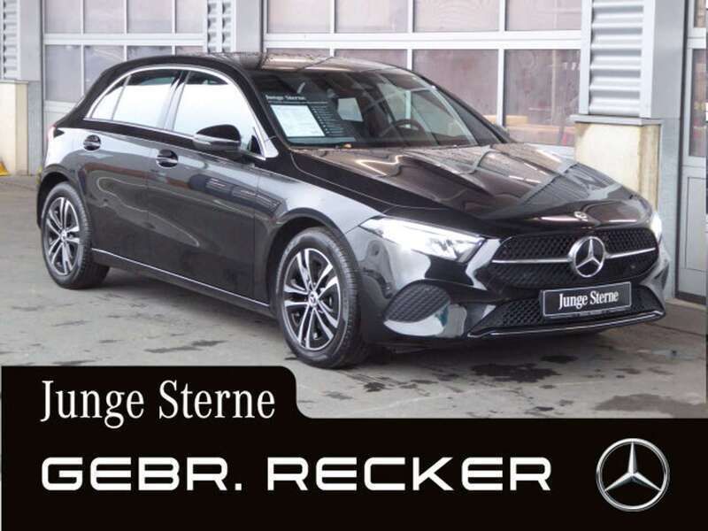 Schwarz Gebraucht 2023 Mercedes A180 Progressive Limousine | 27.450 € (Guter Preis) - Bild 1/4