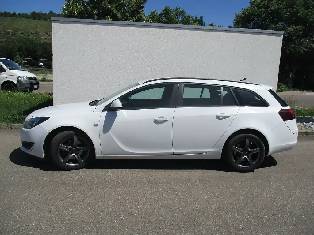Gebraucht Opel Insignia Selection 120 PS (88 kW) 2013 Schneeweiss/summitwhite/arctic Kombi
