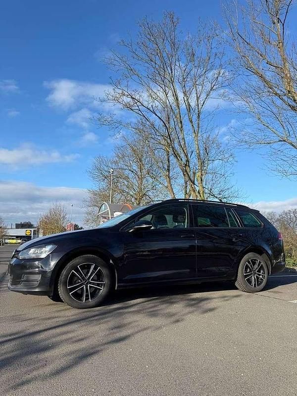 Schwarz Gebraucht 2016 VW Golf VII Kombi | 7.500 € (Etwas zu teuer) - Bild 1/4