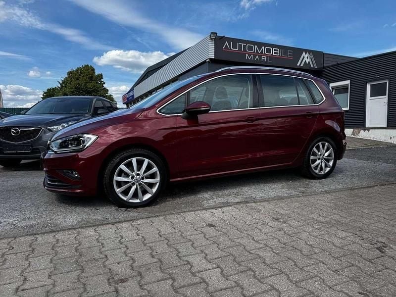 Rot Gebraucht 2020 VW Golf VIII Highline Limousine | 20.999 € (Fairer Preis) - Bild 1/4