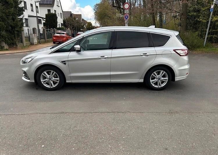 Gebraucht Ford S-MAX Titanium 150 PS (110 kW) 2021 Grau Van / Kleinbus