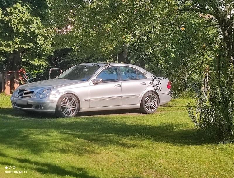 Gebraucht Mercedes E350 272 PS (200 kW) 2005 Silber Limousine