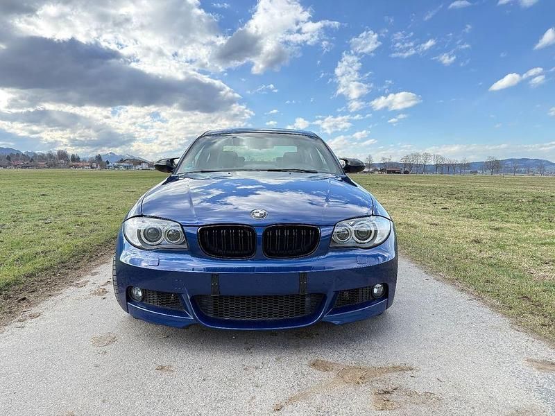 Blau Gebraucht 2009 BMW 125 Performance Kleinwagen | 17.990 € - Bild 1/4