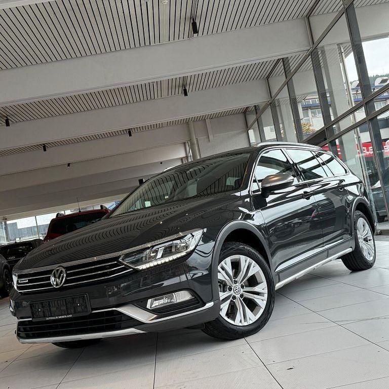 Grau Gebraucht 2018 VW Passat Alltrack Kombi | 15.991 € (Guter Preis) - Bild 1/4