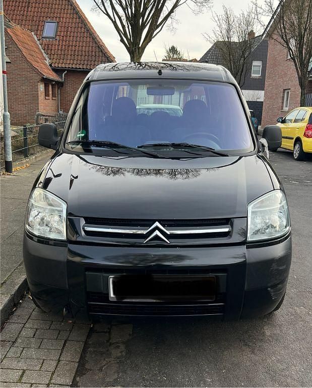 Grau Gebraucht 2005 Citroën Berlingo Van / Kleinbus | 2.450 € (Fairer Preis) - Bild 1/4