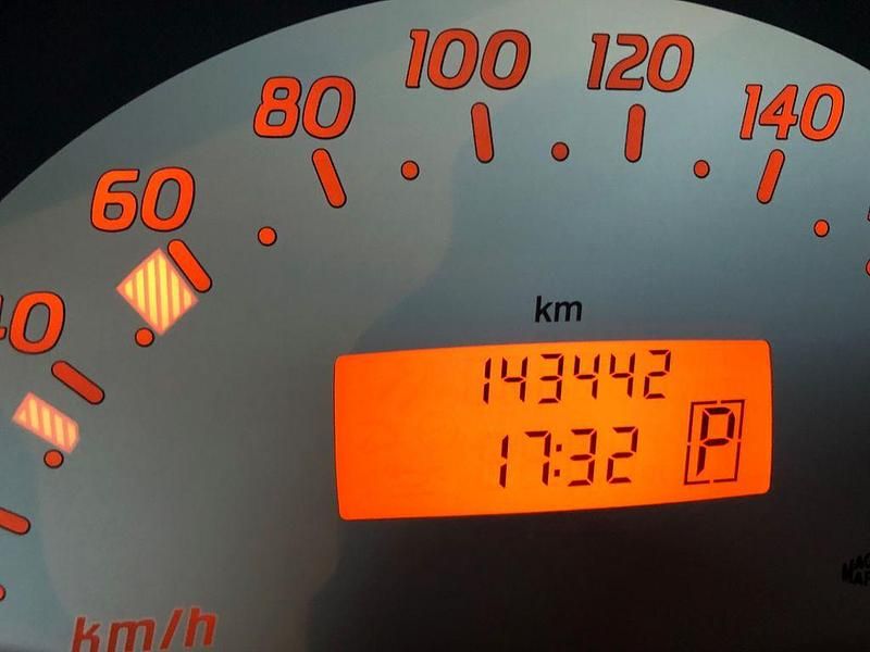 Silber Gebraucht 2003 Mercedes A160 Avantgarde Van / Kleinbus | 1.400 € (Guter Preis) - Bild 1/4