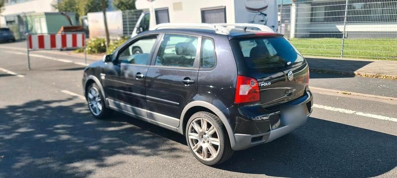 Schwarz Gebraucht 2004 VW Polo Cross Kleinwagen | 2.350 € - Bild 1/4