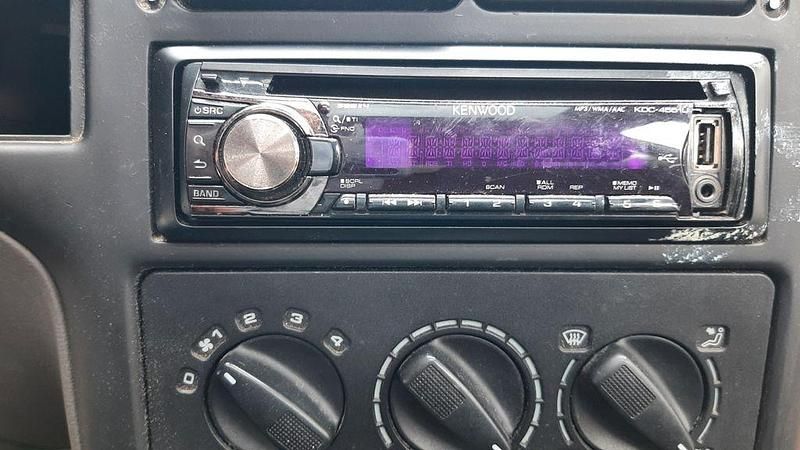 Gebraucht VW Polo Basis 60 PS (44 kW) 1998 Blau Kleinwagen