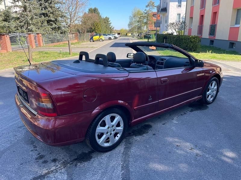 Second-hand Opel Astra 147 CP (108 kW) 2002 Roșu Cabrio