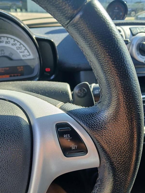 Gebraucht Smart ForTwo Coupé 84 PS (61 kW) 2011 Weiß Coupé