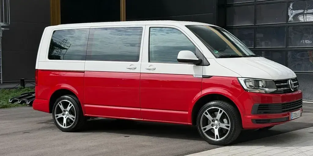 Gebraucht VW Caravelle Comfortline 204 PS (150 kW) 2018 Rot Van