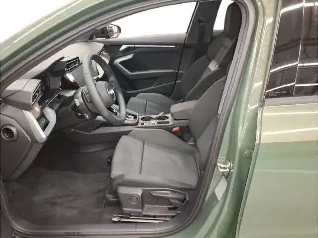 Gebraucht Audi A3 Sport 150 PS (110 kW) 2025 Grün Limousine