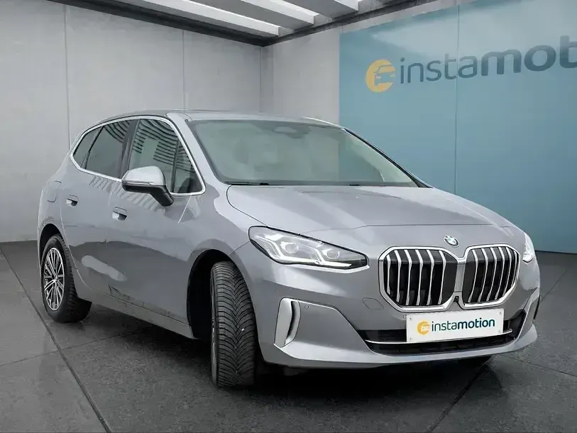 Gebraucht BMW 220 Active Tourer 156 PS (114 kW) 2023 Grau Van / Kleinbus