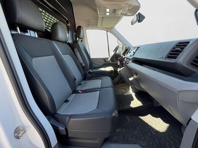 Second-hand VW Crafter 140 CP (102 kW) 2023 Alb Van