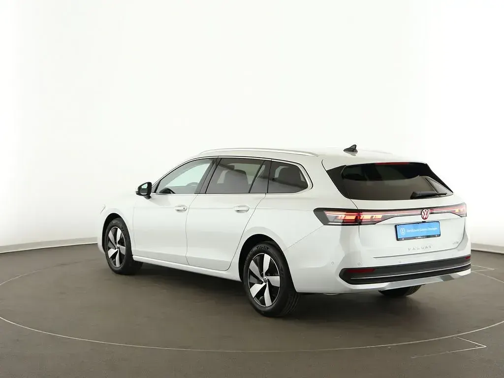 Gebraucht VW Passat Business 150 PS (110 kW) 2026 Weiß Kombi